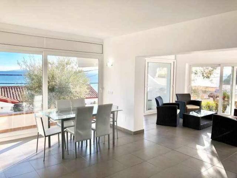 Amplio Apartamento Con Jardin En Almadrava Roses Exterior photo